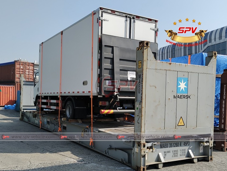 Cargo Van ISUZU with Tailgate - Loading 2 Cargo Van ISUZU with Tailgate - Loading 2